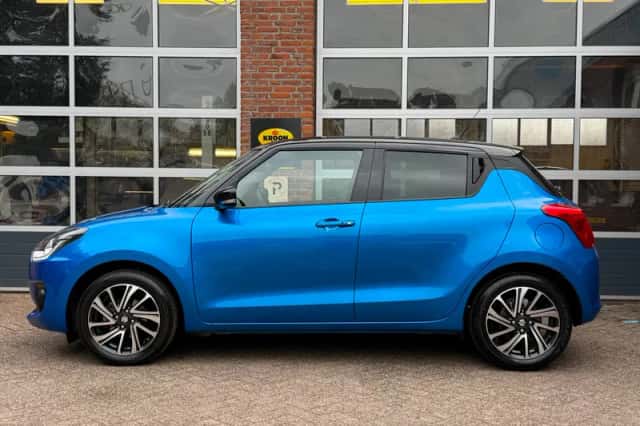 Suzuki Swift (2022) thumbnail 3