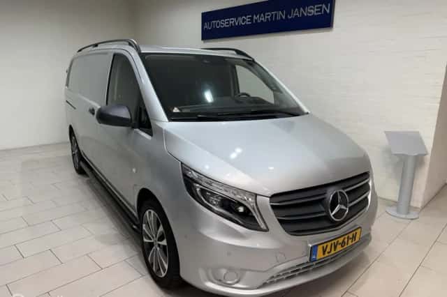 Mercedes-Benz Vito (2021) thumbnail 2