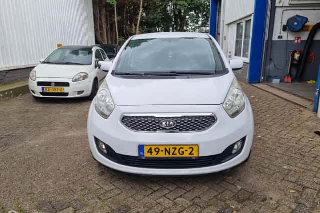 Kia Venga (2011) thumbnail 5