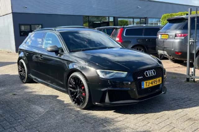 Audi A3 (2016) thumbnail 3
