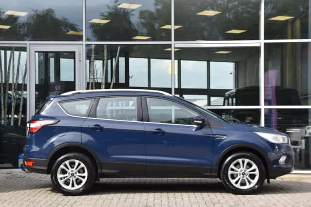 Ford Kuga (2017) thumbnail 2