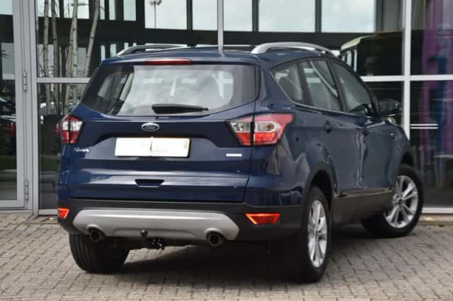 Ford Kuga (2017) thumbnail 3