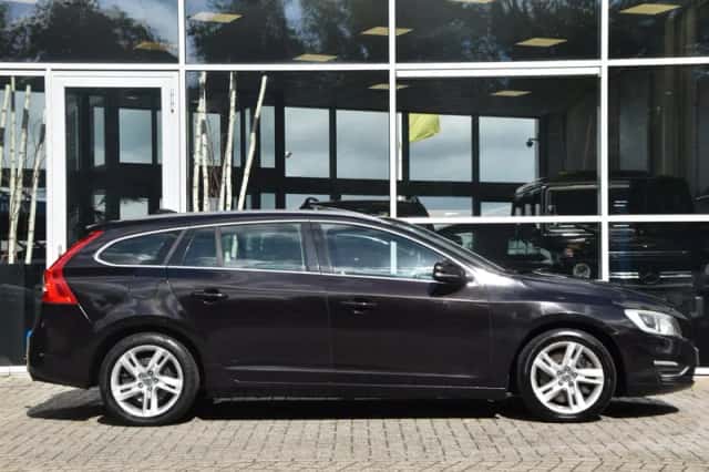 Volvo V60 (2013) thumbnail 2