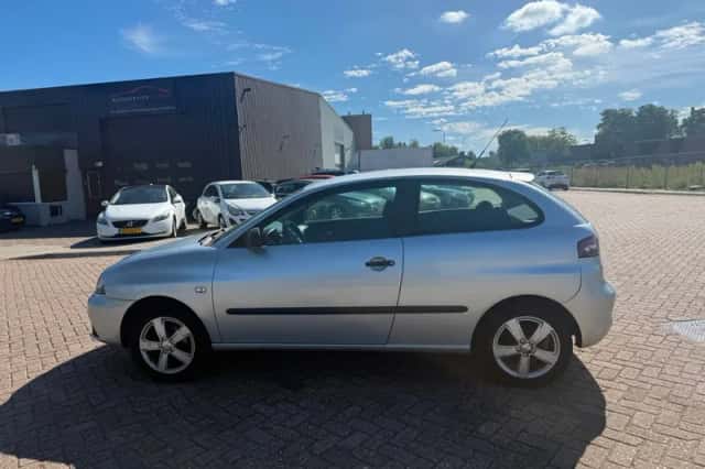 SEAT Ibiza (2007) thumbnail 2