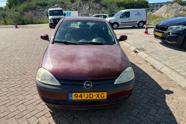 Opel Corsa (2002) thumbnail 4