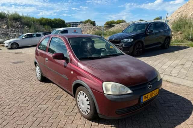 Opel Corsa (2002) thumbnail 5