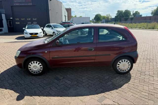 Opel Corsa (2002) thumbnail 6