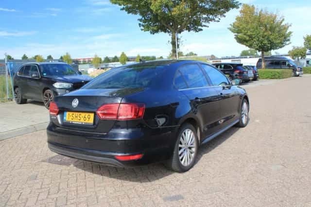 Volkswagen Jetta (2013) thumbnail 5