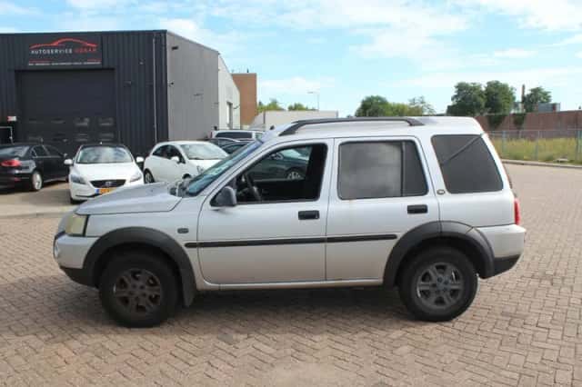 Land Rover Freelander (2005) thumbnail 2