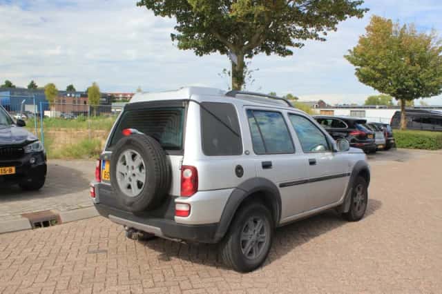 Land Rover Freelander (2005) thumbnail 5