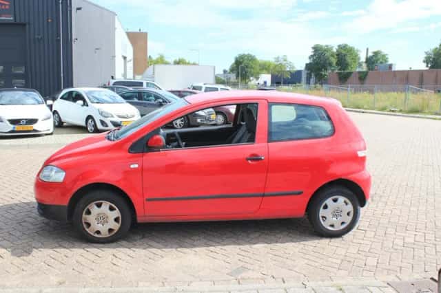 Volkswagen Fox (2005) thumbnail 2