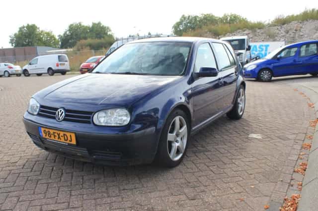 Volkswagen Golf (2000) thumbnail 1