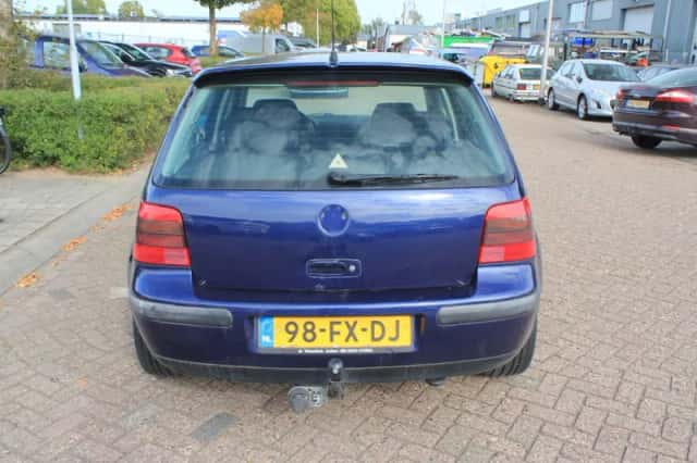 Volkswagen Golf (2000) thumbnail 4