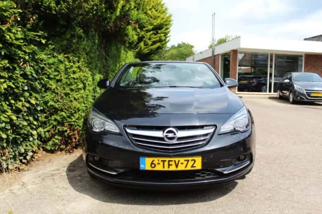Opel Cascada (2014) thumbnail 3