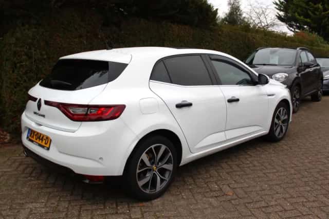 Renault Mégane (2018) thumbnail 3