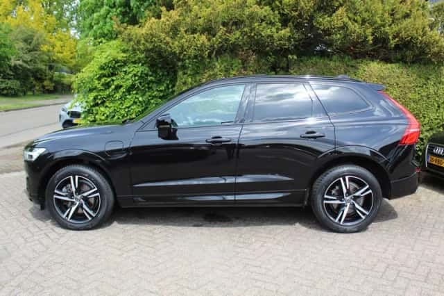 Volvo XC60 (2019) thumbnail 3