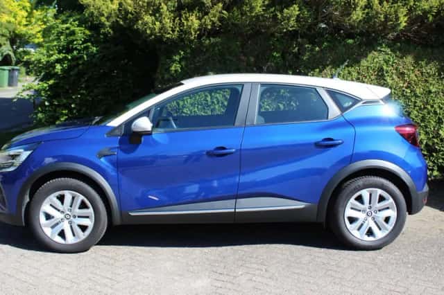 Renault Captur (2023) thumbnail 3