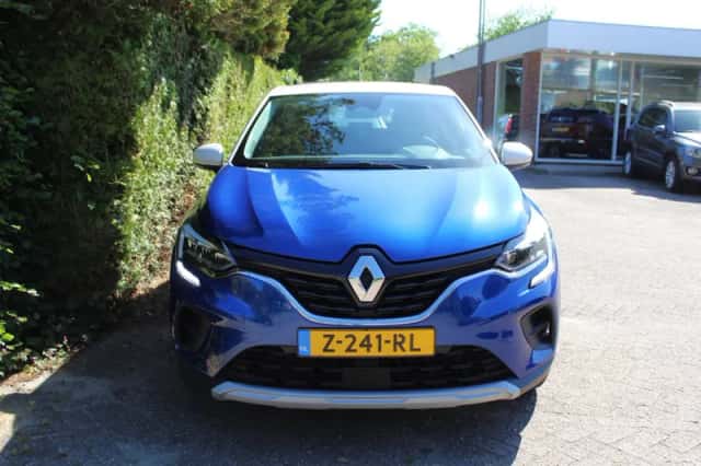Renault Captur (2023) thumbnail 5
