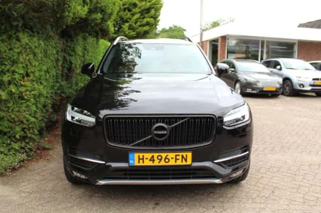Volvo XC90 (2019) thumbnail 4