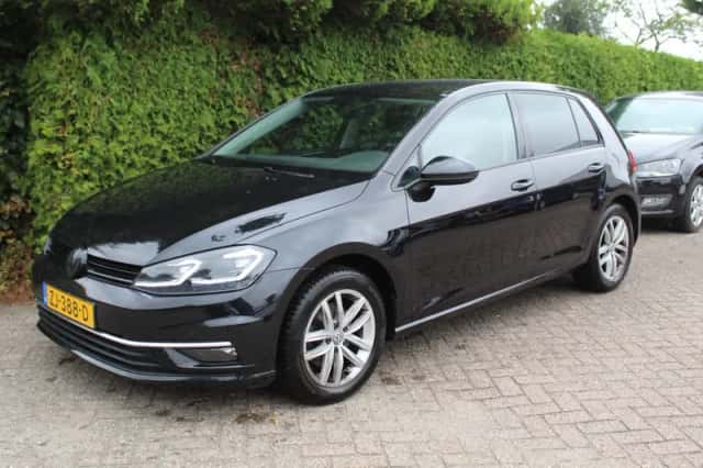 Volkswagen Golf (2018) thumbnail 3