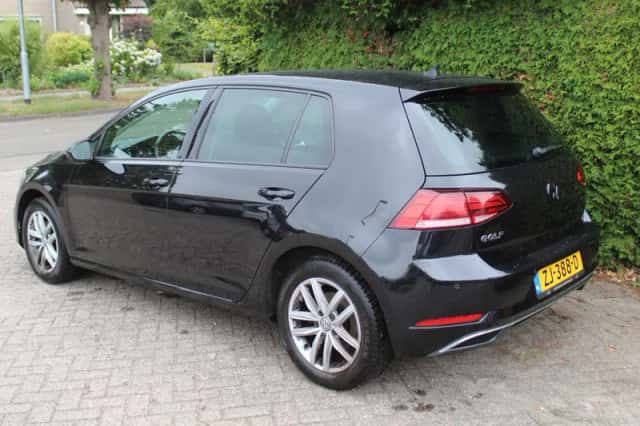 Volkswagen Golf (2018) thumbnail 5