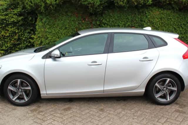 Volvo V40 (2014) thumbnail 2