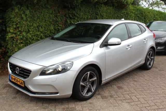 Volvo V40 (2014) thumbnail 3