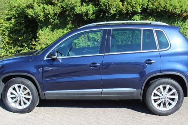 Volkswagen Tiguan (2012) thumbnail 2