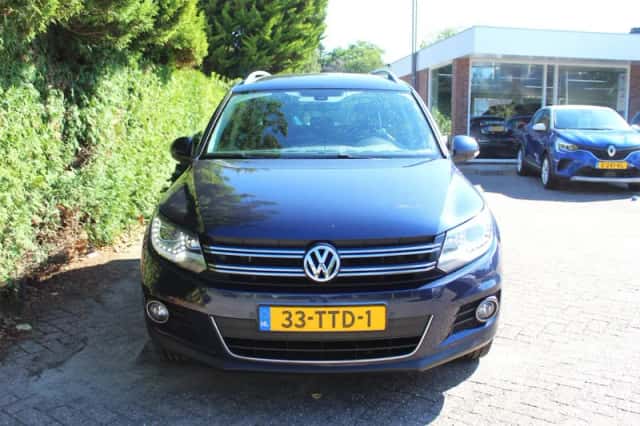 Volkswagen Tiguan (2012) thumbnail 4
