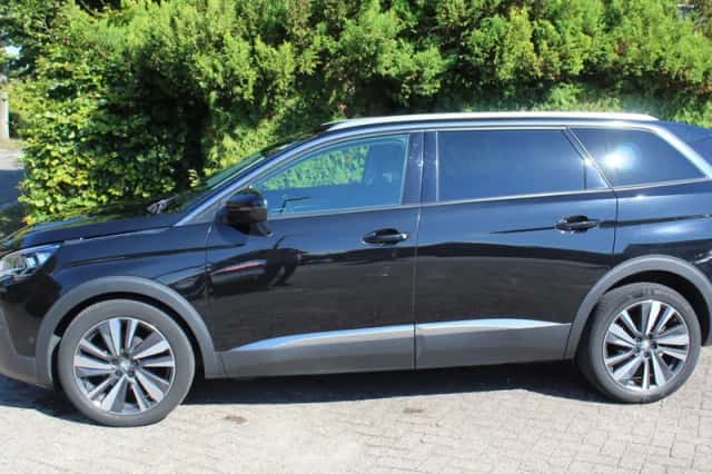 Peugeot 5008 (2020) thumbnail 2