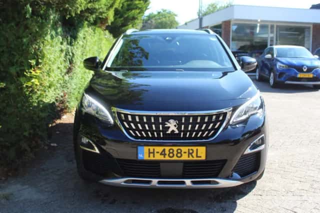 Peugeot 5008 (2020) thumbnail 4