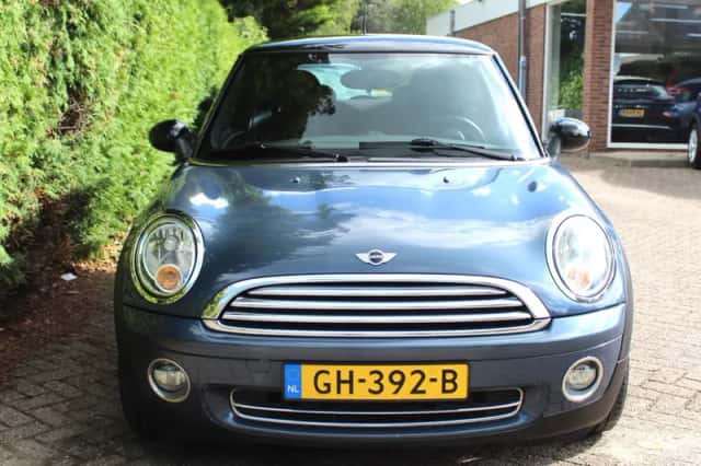 MINI One (2011) thumbnail 4