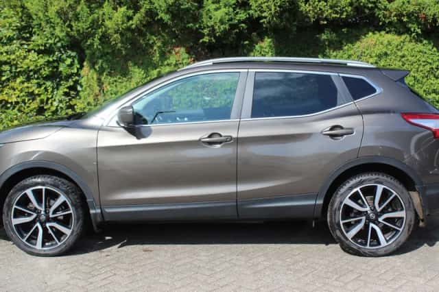 Nissan Qashqai (2015) thumbnail 2