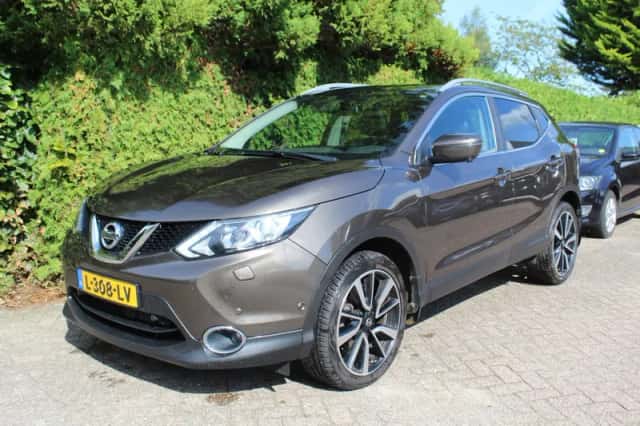 Nissan Qashqai (2015) thumbnail 3