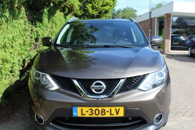 Nissan Qashqai (2015) thumbnail 4