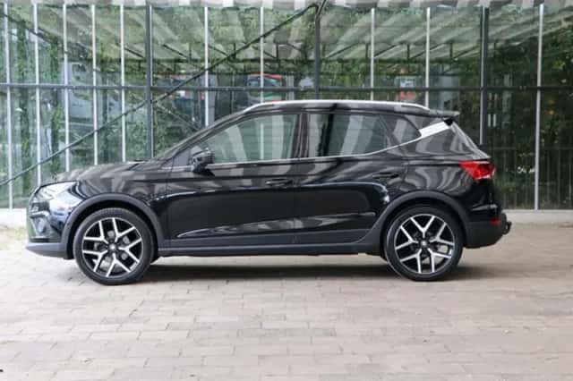 SEAT Arona (2021) thumbnail 3