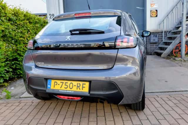Peugeot 208 (2022) thumbnail 4