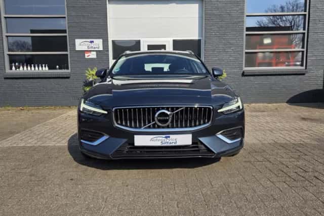 Volvo V60 (2019) thumbnail 2