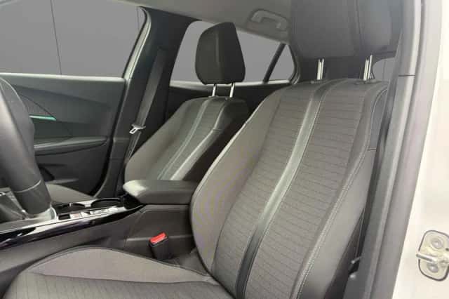 Peugeot 2008 (2022) thumbnail 2