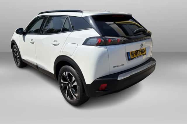 Peugeot e-2008 (2021) thumbnail 6