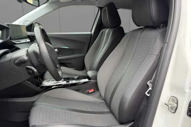Peugeot e-2008 (2022) thumbnail 2