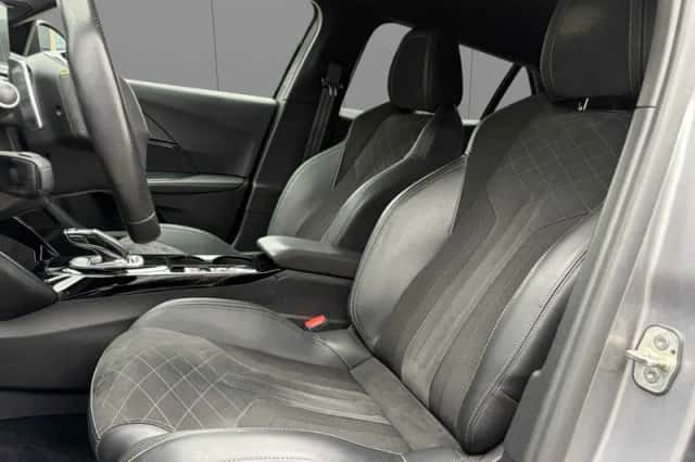Peugeot 2008 (2022) thumbnail 2