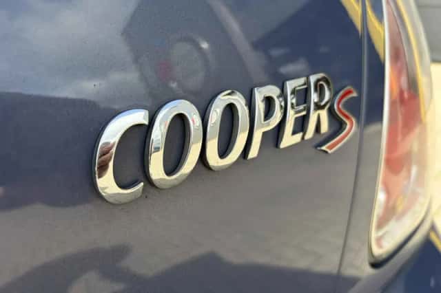 MINI Cooper (2006) thumbnail 6