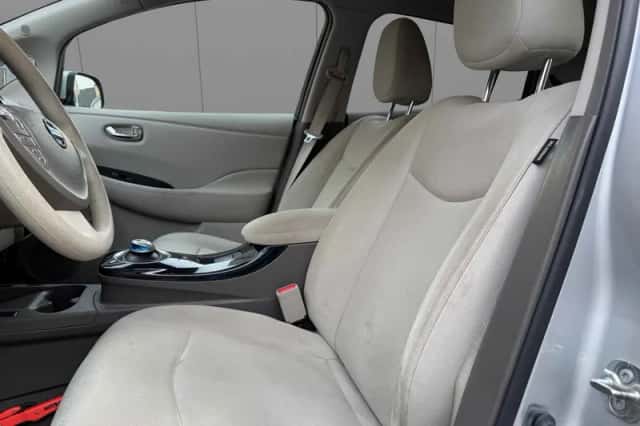 Nissan Leaf (2012) thumbnail 2
