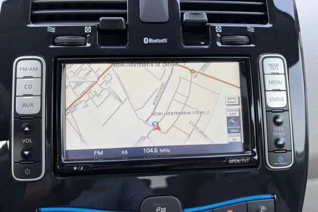 Nissan Leaf (2012) thumbnail 6