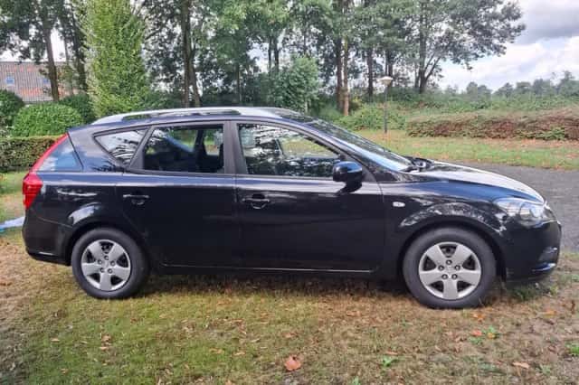 Kia Cee'd (2012) thumbnail 4