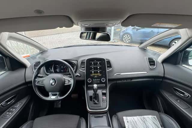 Renault Scénic (2018) thumbnail 2