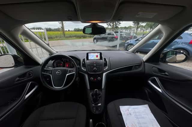 Opel Zafira Tourer (2014) thumbnail 2