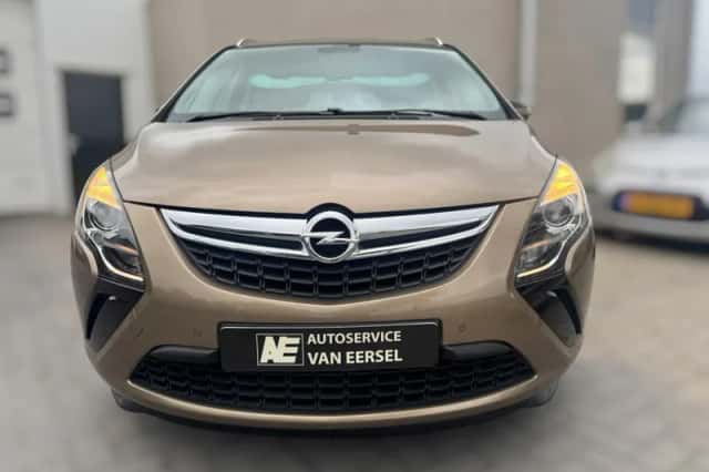 Opel Zafira Tourer (2014) thumbnail 5