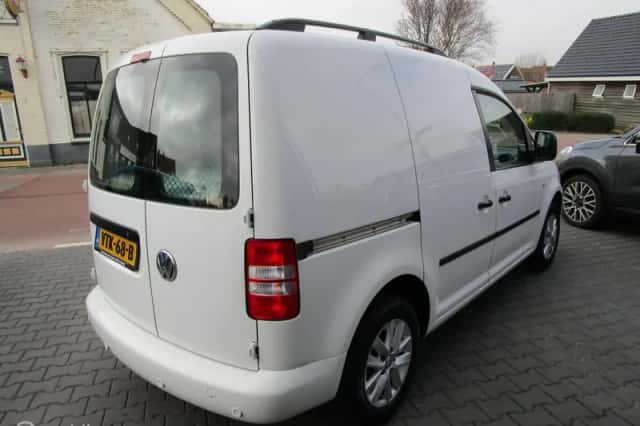Volkswagen Caddy (2011) thumbnail 3